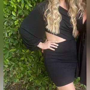 Hello Molly Classic Black Apparel